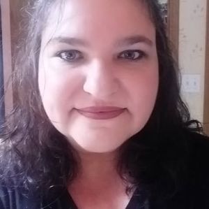 Meet your Posher, Lori may